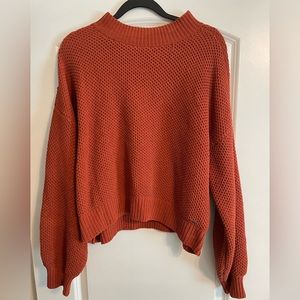 Hollister Cropped Sweater Size Large